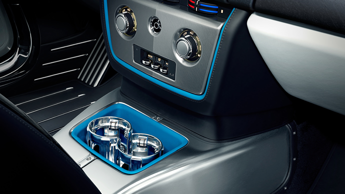 rolls-royce-phantom-drophead-coupe-waterspeed-collection-6