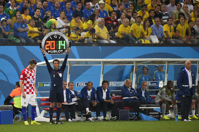 hublot-referee-board-3