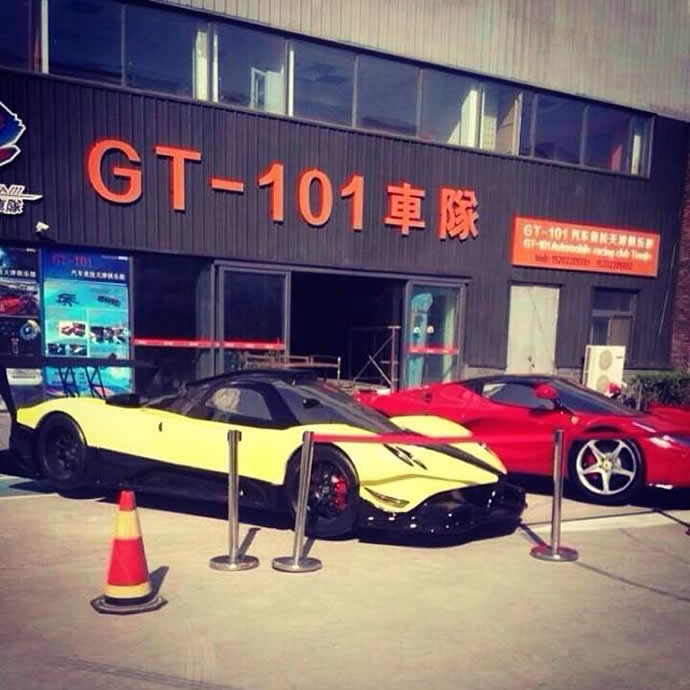 laferrari-and-pagani-zonda-replica-2