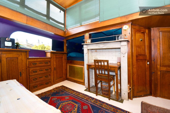 houseboat-eiffel-tower-2