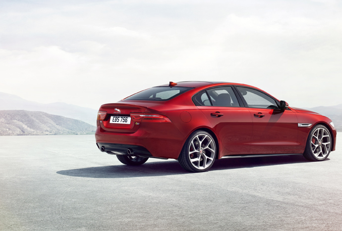 jaguar-xe-4