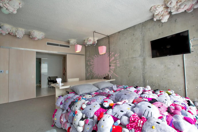 line-hotels-hello-kitty-suite-9