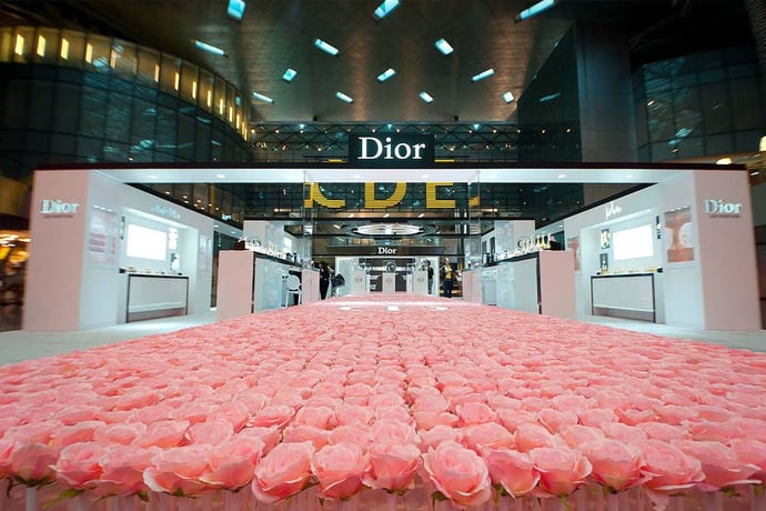 diors-garden-6000-roses-doha-airport-1