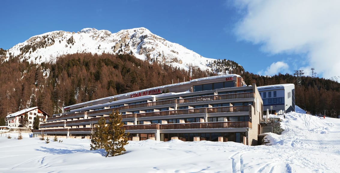 Nira-Alpina-Front-Exterior_MR