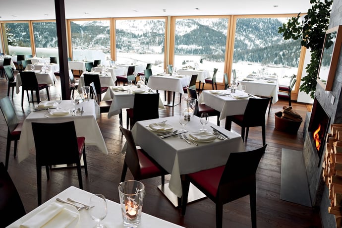 Breakfast was at Stars again, a typical five-star affair – with meats, juices, cereal and what have you. And the view, even more mesmerizingly beautiful!
