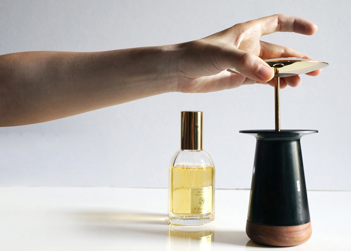 perfume-diffuser-using-centrifugal-force-and-maglev-tech-to-disperse-aroma-5