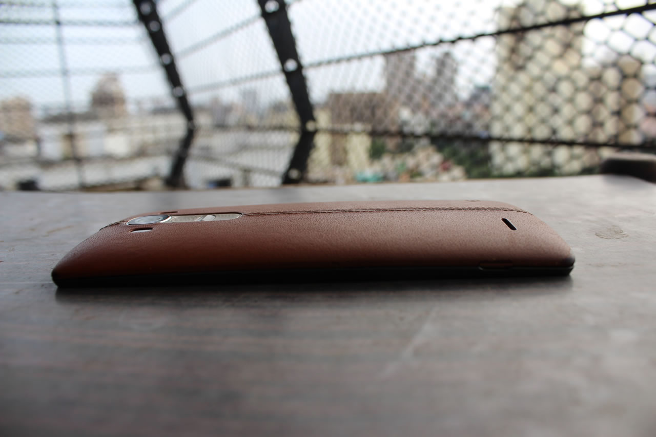 The ergonomically curved shape makes it easy to grip 