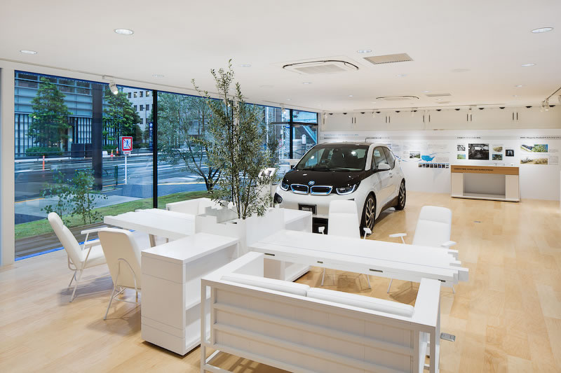 BMW i showroom in Tokyo 4