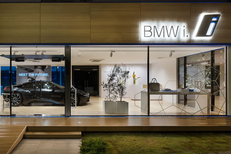 BMW i showroom in Tokyo 7