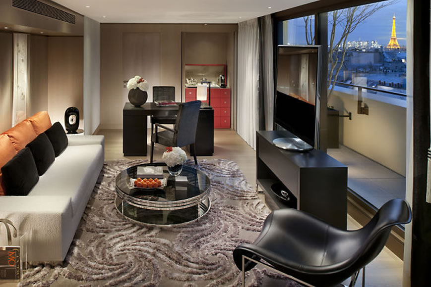 Panoramic Suite Living Room