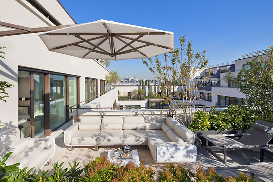 Royale Mandarin Suite Terrace