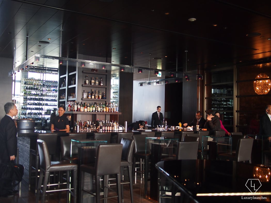  Mandarin Bar.