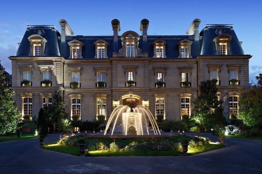 Saint-James-Paris-facade