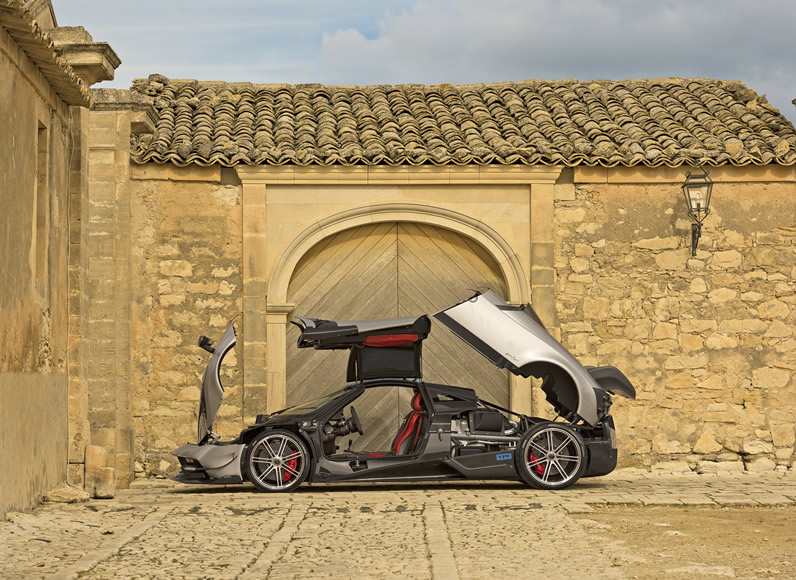 pagani-huaryra-bc-010-1
