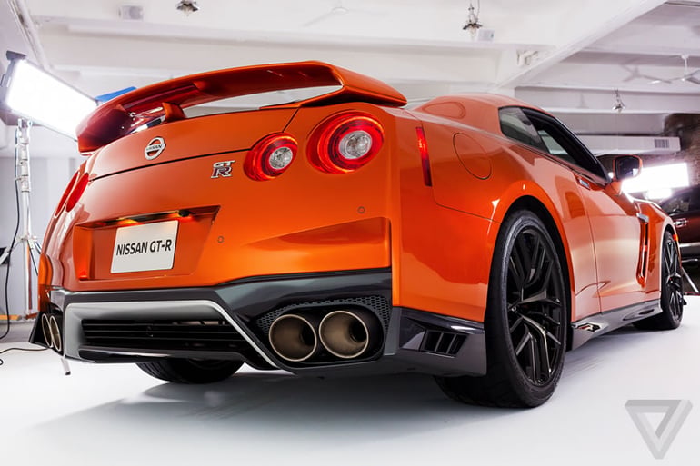 2017-nissan-gt-r-4