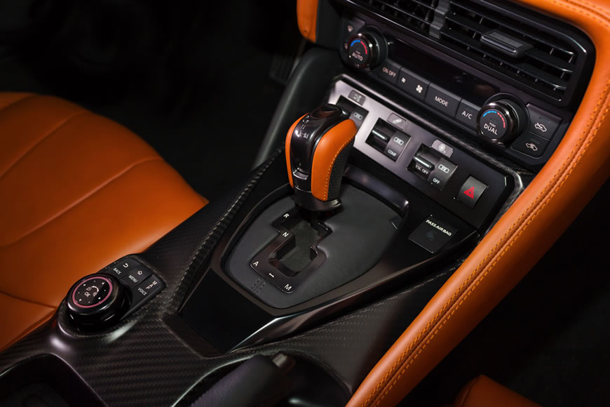 2017-nissan-gt-r-5