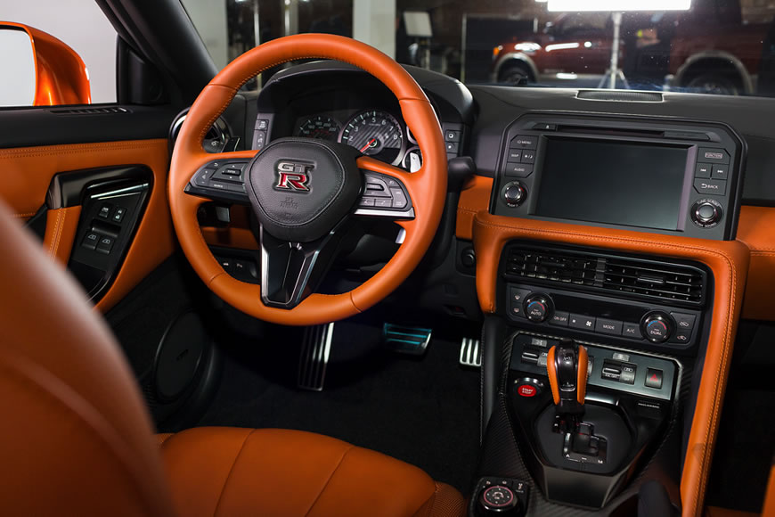 2017-nissan-gt-r-6