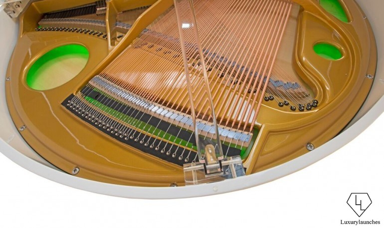 Goldfinch-Piano-for-Superyachts-2-770x459