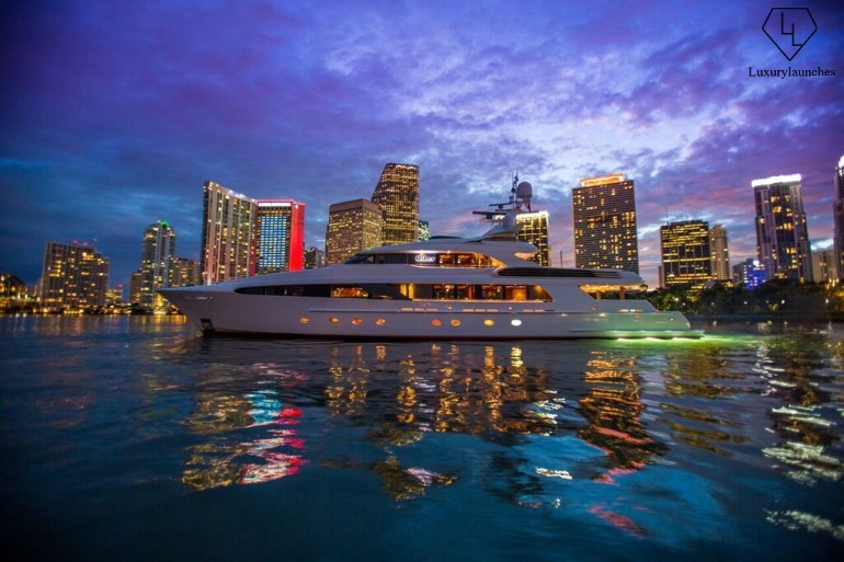 Goldfinch-Piano-for-Superyachts-3-770x513