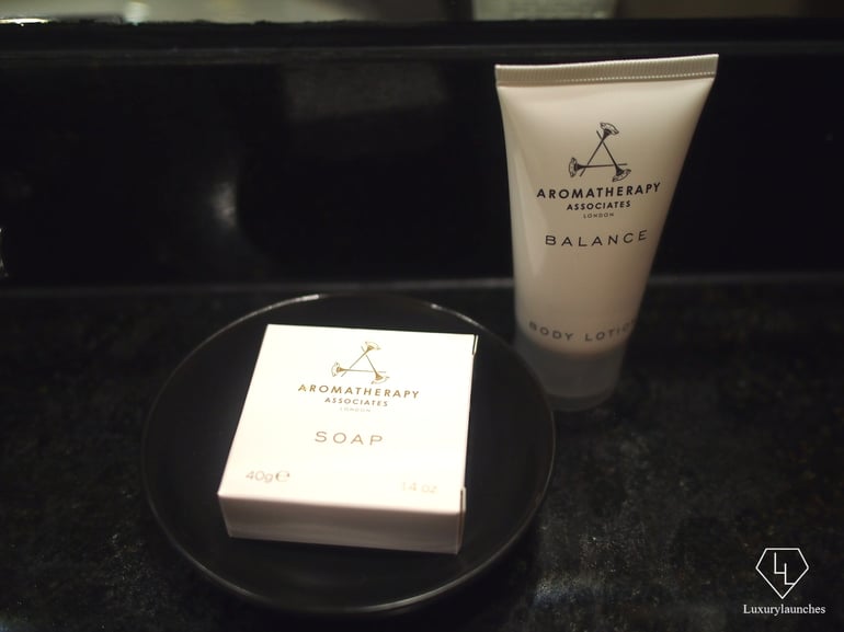 Bathroom amenities by Aromatherapy Associates