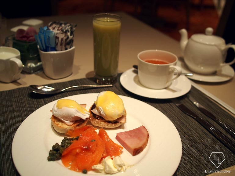 Mini Eggs Benedicts