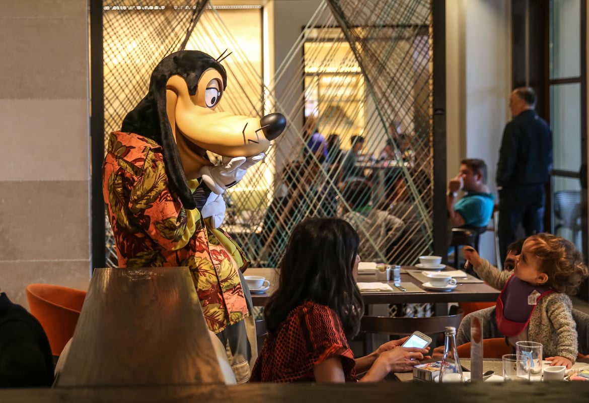 Four-Seasons-Disney-World-Breakfast-With-Goofy-20