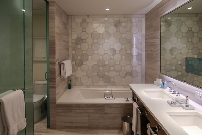 Four-Seasons-Disney-World-bathroom-40