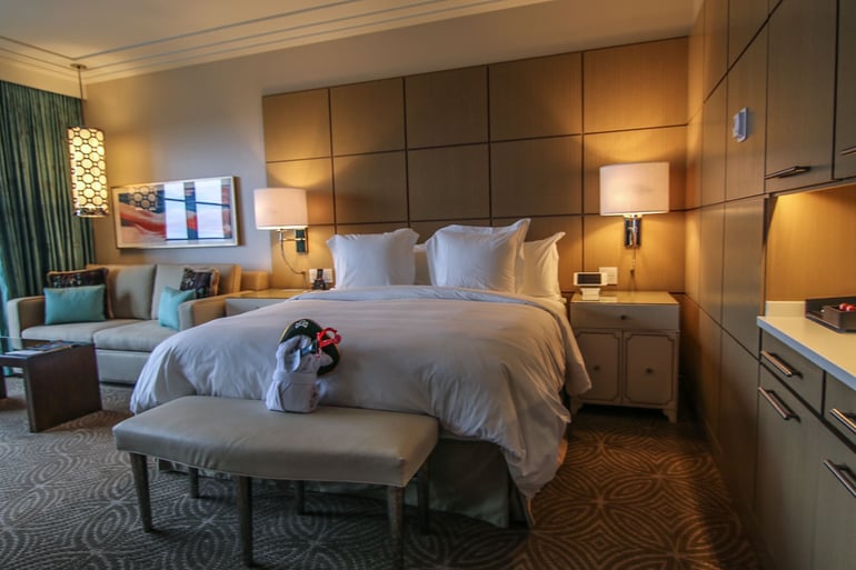 Four-Seasons-Disney-World-park-view-room-42