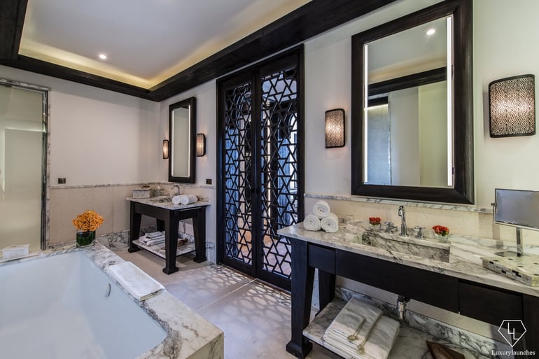 Panoramic Suite bathroom