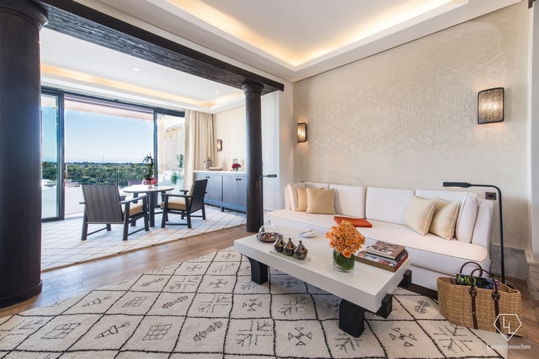 Panoramic Suite living room