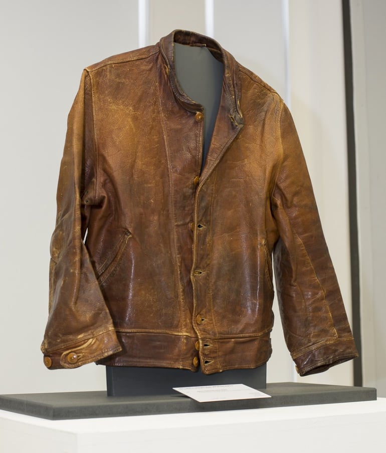 Albert-Einstein-x-Levis (3)