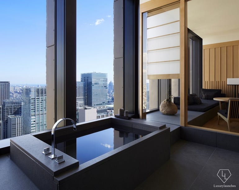 RS2426_Aman Tokyo - Suite Bathroom-lpr