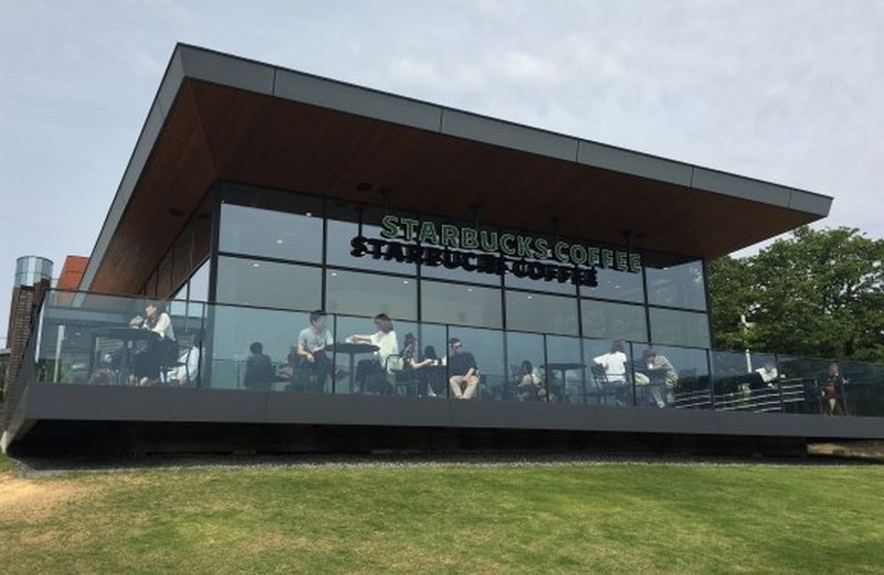 most beautiful starbucks tokyo (2)