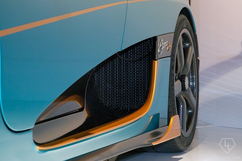 Rear cooling duct