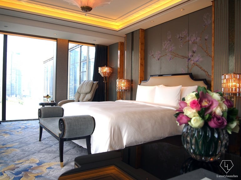 Grand Deluxe Bund View Corner Room