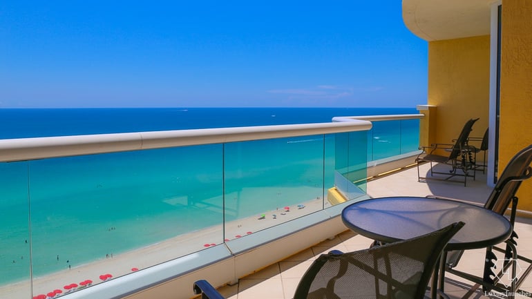acqualina-resort-luxe-recess-8
