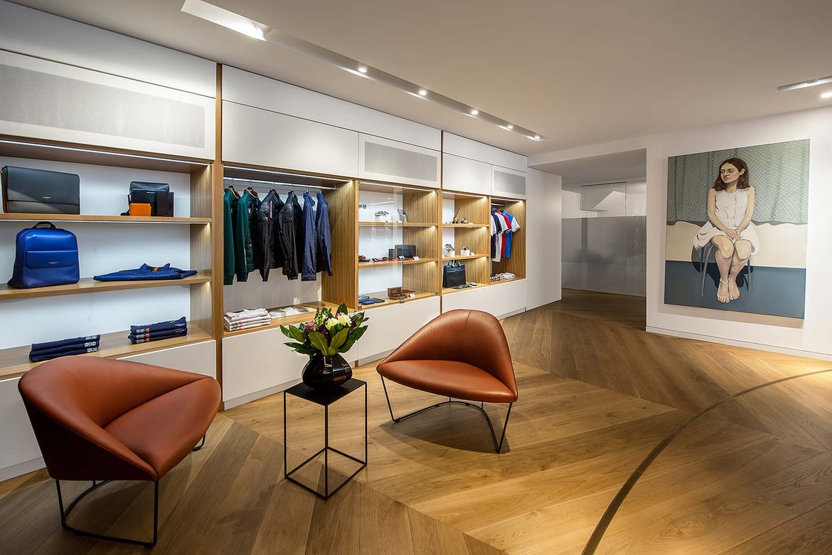 Aston_Martin_global_experience_Centre_London (1)