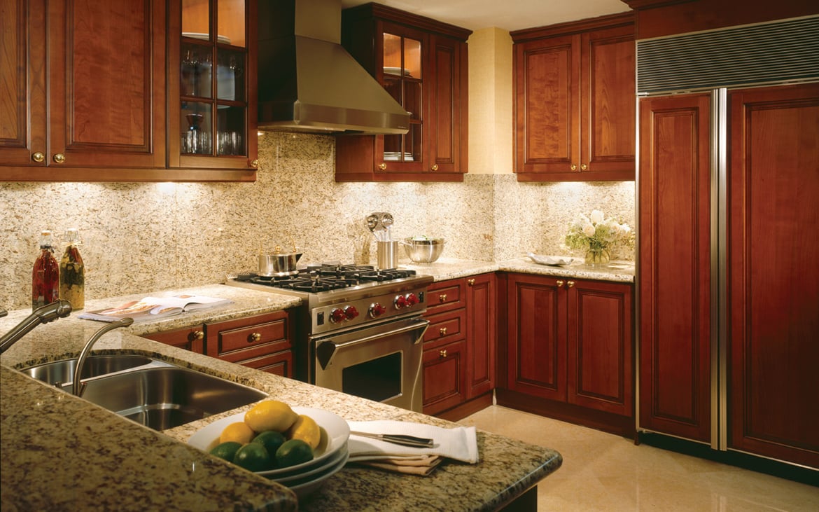 oceanfront-suite-kitchen