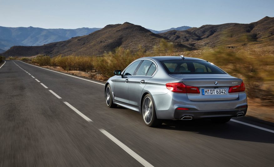 2017-bmw-5-series-105-876x535