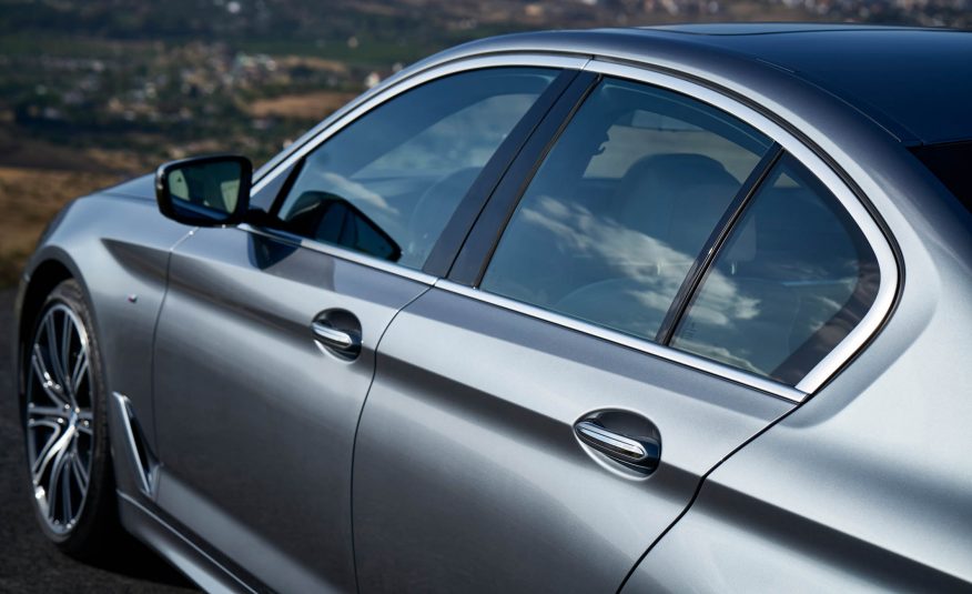 2017-bmw-5-series-139-876x535