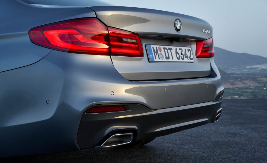 2017-bmw-5-series-140-876x535