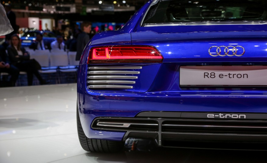 audi-r8-e-tron-10