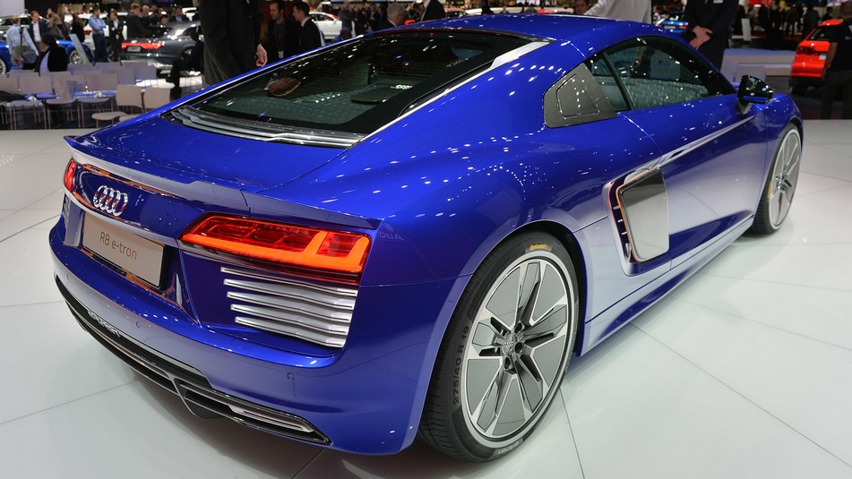 audi-r8-e-tron-3