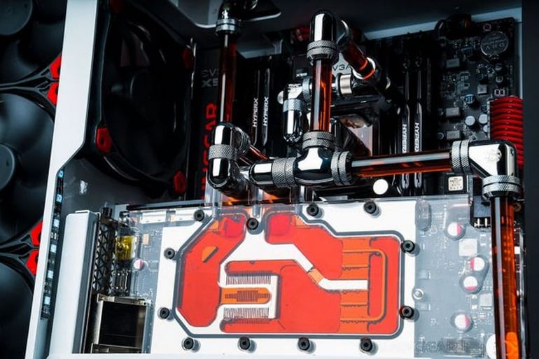 coca-cola-gaming-pc-1
