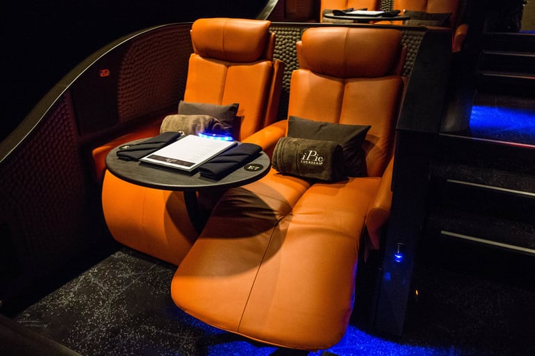 manhattan-movie-theater-serves-gourmet-meals-2