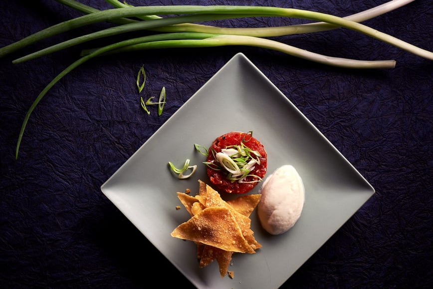 spicy_tuna_tartare__chilli_garlic__sesame_oil__wonton_crisps-2