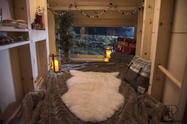 land-rover-portable-wilderness-cabin-5