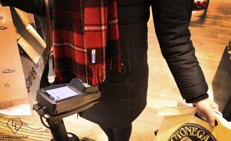 card_cutters_contactless_scarf