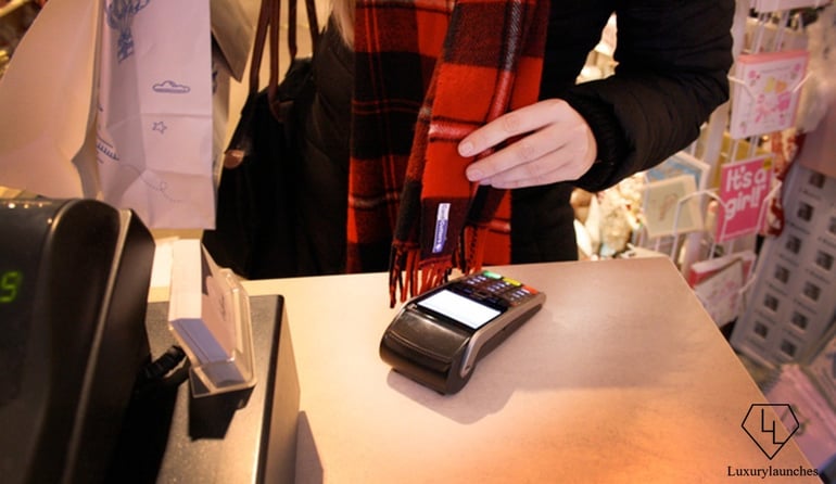 card_cutters_contactless_scarf_2
