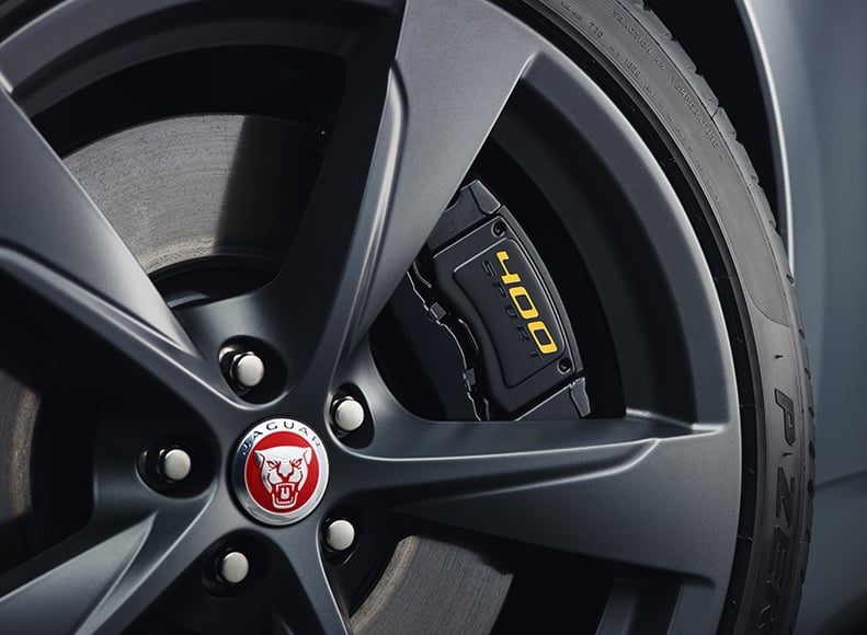 2018-jaguar-f-type 10